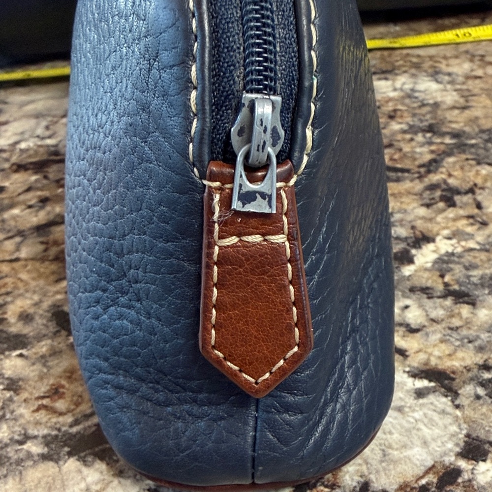 Dooney & Bourke Navy Pebble Leather Shoulder Bag with Brown Trim and Pouch - Picture 2 of 13